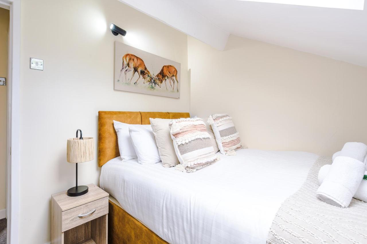 Charming 3-Bed Cottage In Chester, Ideal For Families & Workers, Free Parking - Sleeps 7 Exterior photo